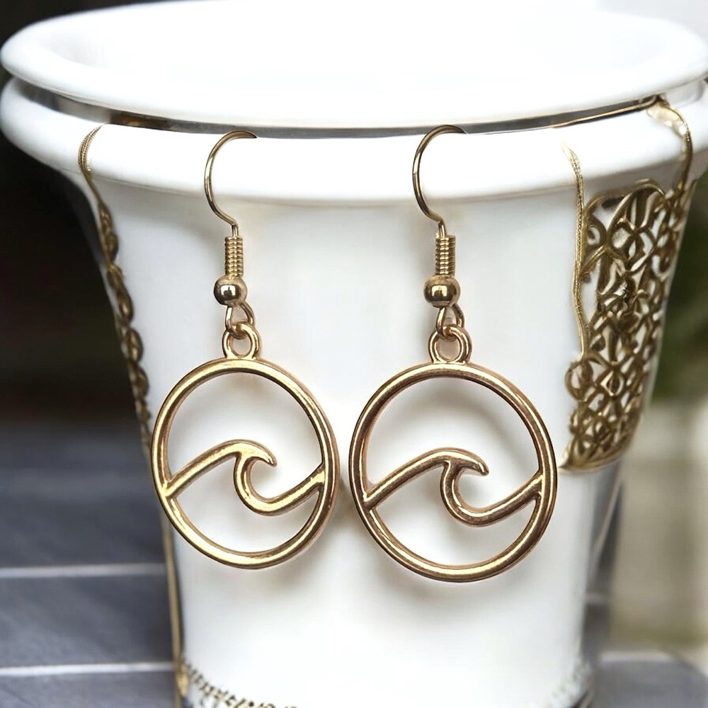 5 For $25💫Gold Ocean Wave Dangles Earrings
